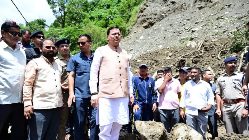 आपदा प्रभावित लोगों को देख सीएम धामी ने रुकवाया काफिला