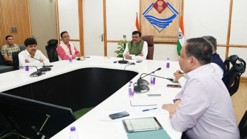 मुुख्य सचिव की अध्यक्षता में हुई यूआईआईडीबी की कार्यकारिणी समिति की बैठक