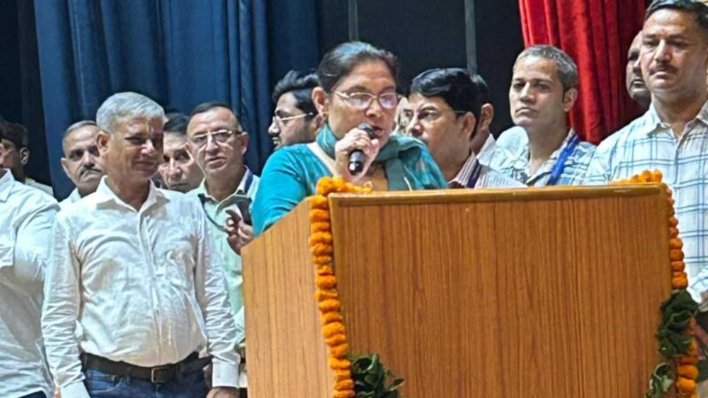 देहरादून में जिला पंचायत के नवनिर्वाचित अध्यक्ष, उपाध्यक्ष एवं सदस्यों का शपथ ग्रहण समारोह संपन्न