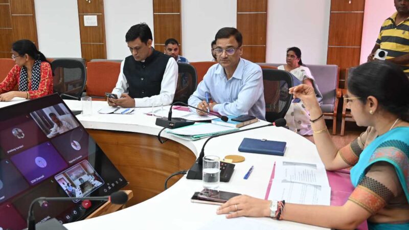 डीएम टिहरी ने भारत निर्वाचन आयोग के निर्देशन में विशेष गहन पुनरीक्षण को लेकर की बैठक