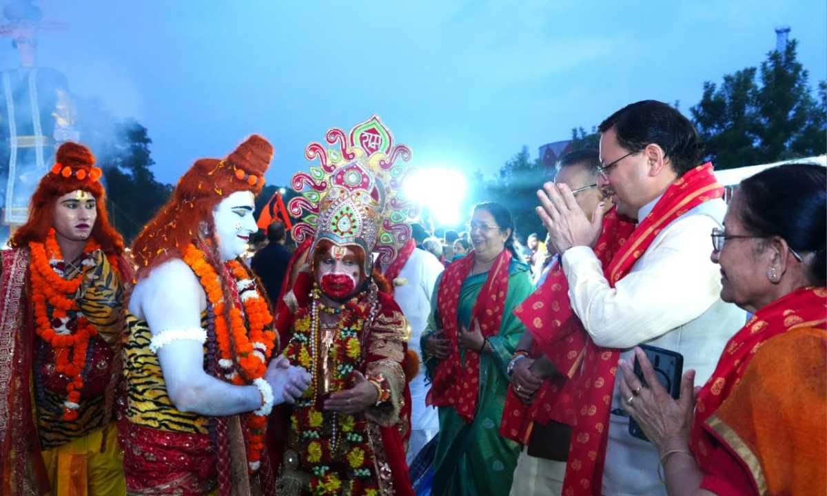 मुख्यमंत्री ने परेड ग्राउंड में रावण दहन कार्यक्रम में किया प्रतिभाग