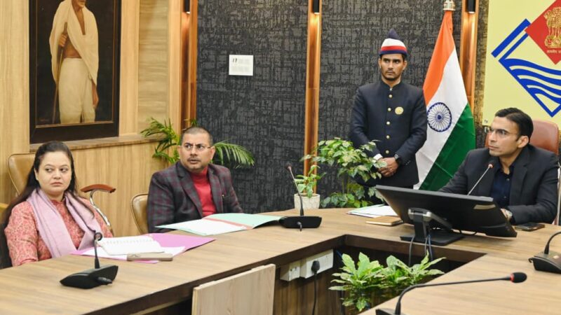 एयरपोर्ट विस्तारीकरण में किसी प्रकार की बाधा अनुमन्य नहीं-डीएम
