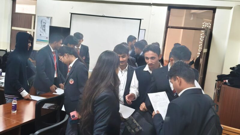 ड्ग्स के खिलाफ जिला प्रशासन सख्तः ग्राफिक एरा यूनिवर्सिटी में की गई सैकड़ों छात्रों की टेस्टिंग