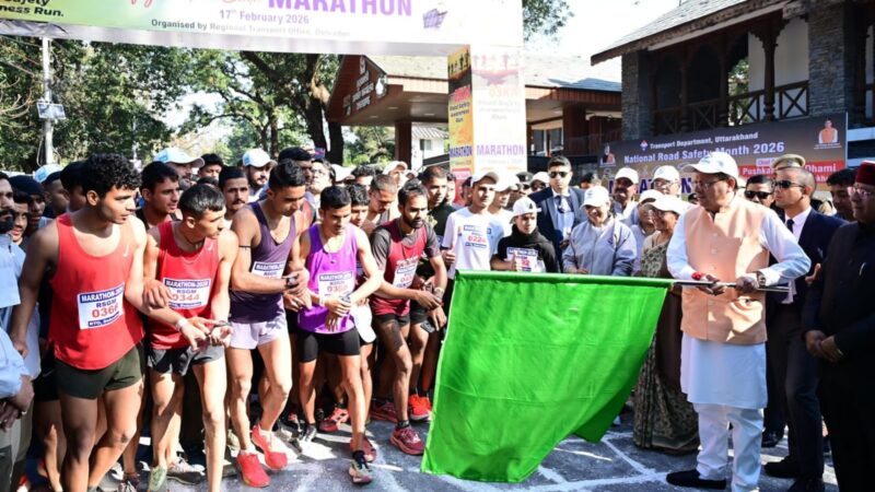 देहरादून में 5 किमी दौड़ को मुख्यमंत्री ने दिखाई हरी झंडी, सड़क सुरक्षा और पर्यावरण संरक्षण का दिया संदेश…