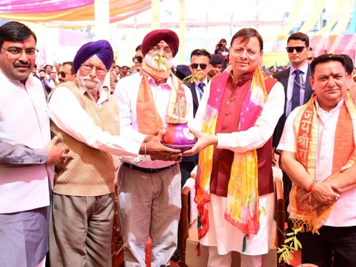 काशीपुर में रंगोत्सव होली मिलन समारोह में शामिल हुए मुख्यमंत्री…